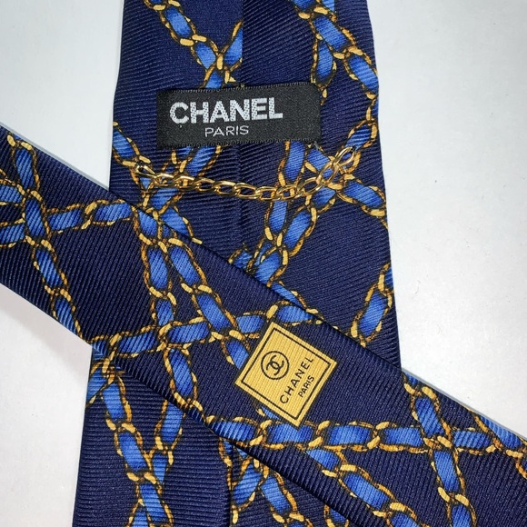 authentic CHANEL signature leather/chainlink TIE - Picture 5 of 5